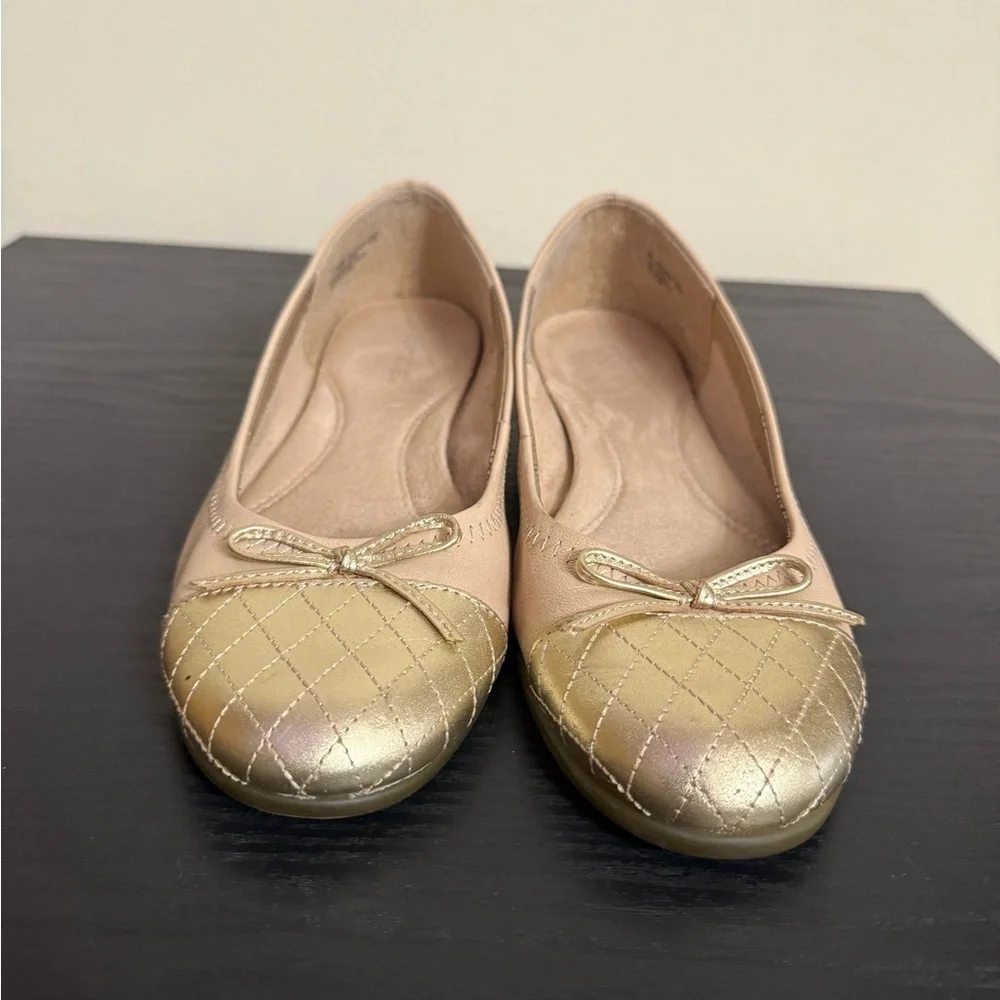 AEROSOLES Classic Beckon Tan Gold Ballet Quilted Patent Leather Shoes 7.5 - Picture 2 of 6